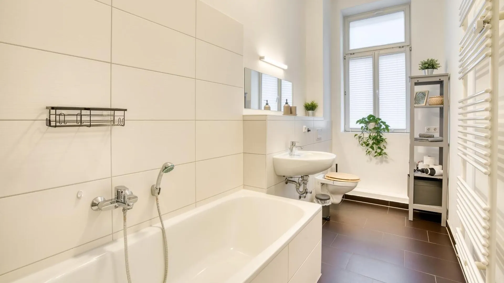 Homy I Altbaucharme Netflix Und Wlan Apartment Leipzig Germany